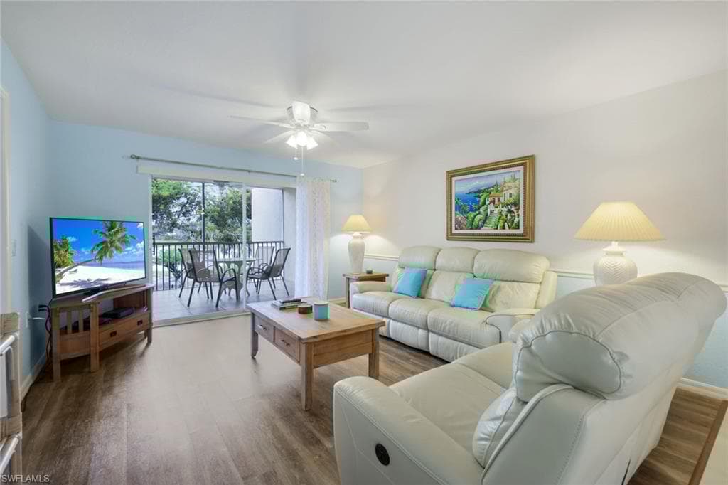 15515 Cedarwood Ln 201, Naples, FL 34110-8