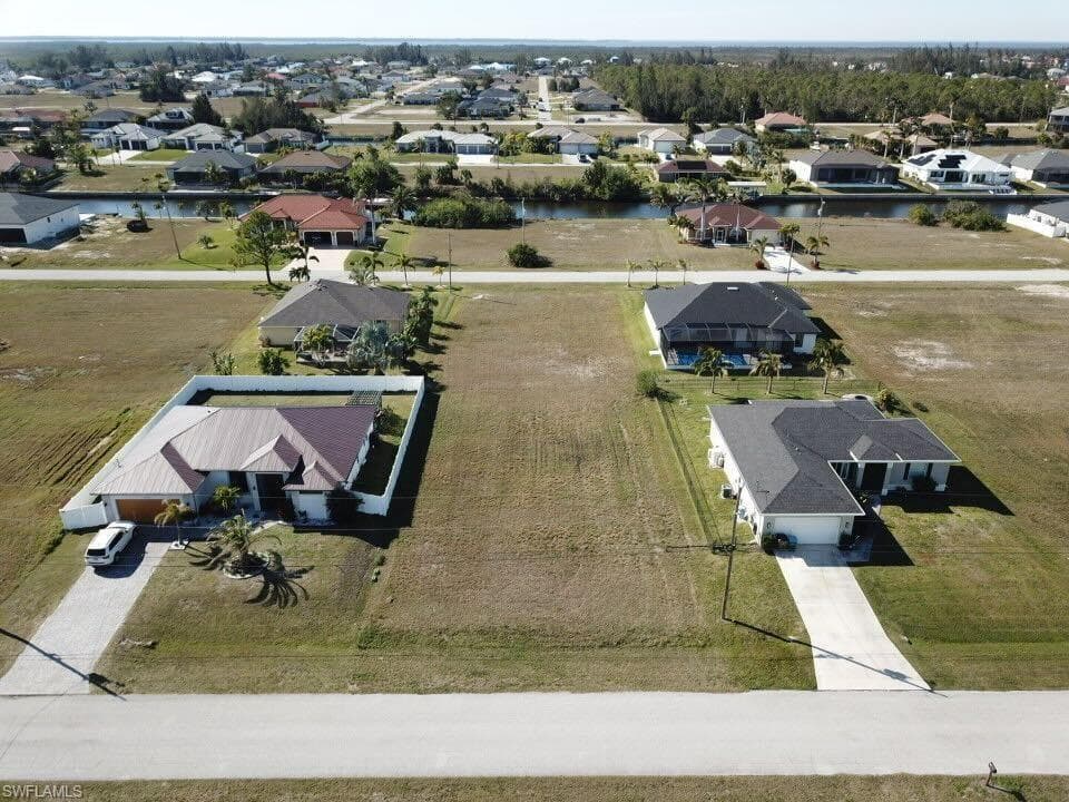 2340 38th Ave, Cape Coral, FL 33993-2