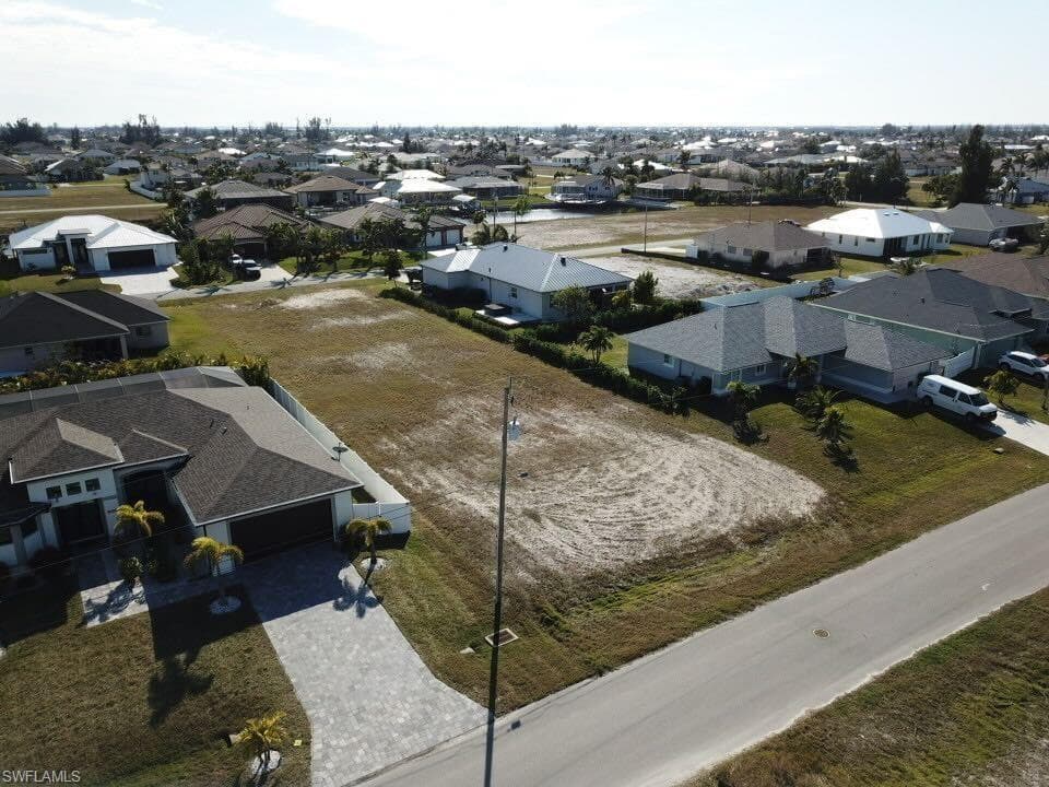 3326 3rd St, Cape Coral, FL 33993-3