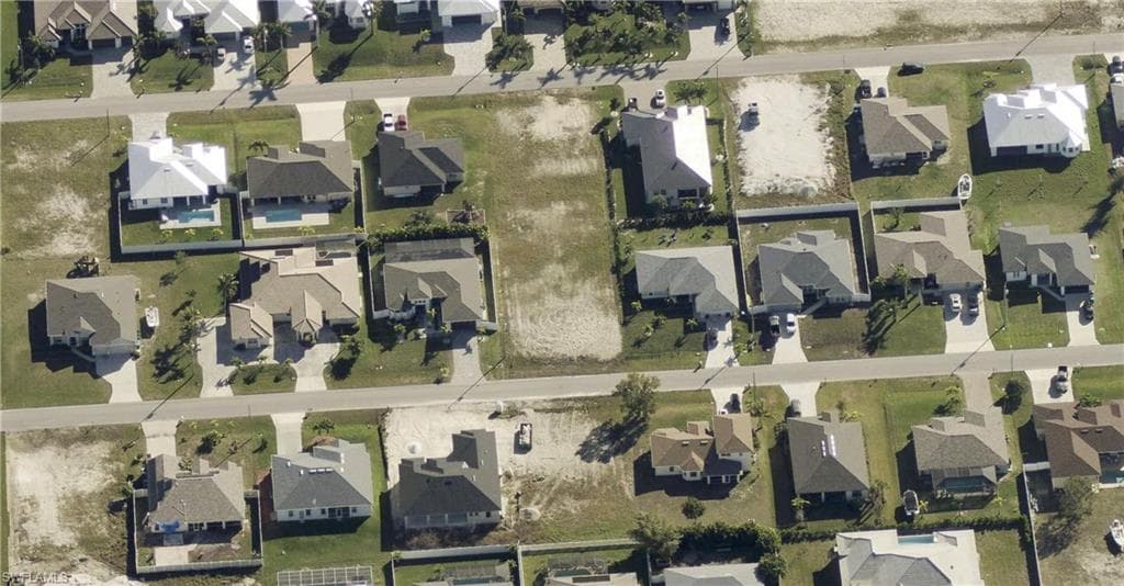 3326 3rd St, Cape Coral, FL 33993-5