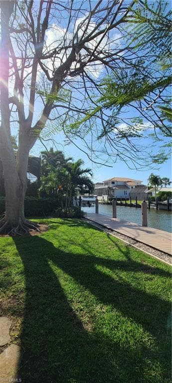 1890 Tarpon Rd, Naples, FL 34102-26