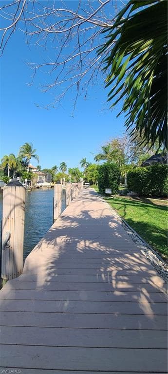 1890 Tarpon Rd, Naples, FL 34102-27