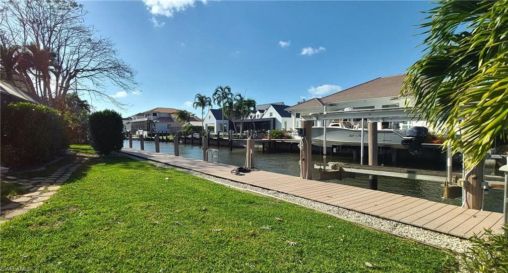 1890 Tarpon Rd, Naples, FL 34102-3