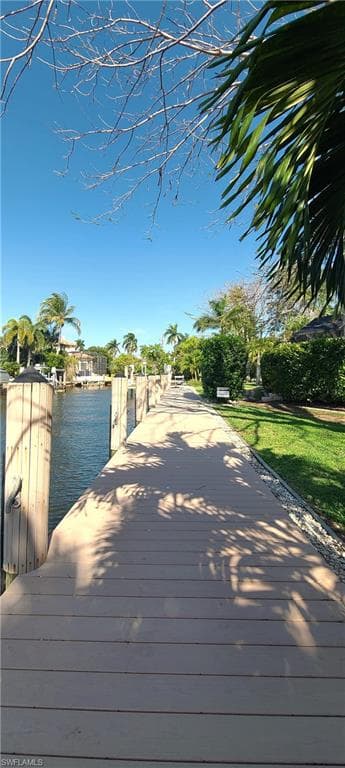 1890 Tarpon Rd, Naples, FL 34102-4