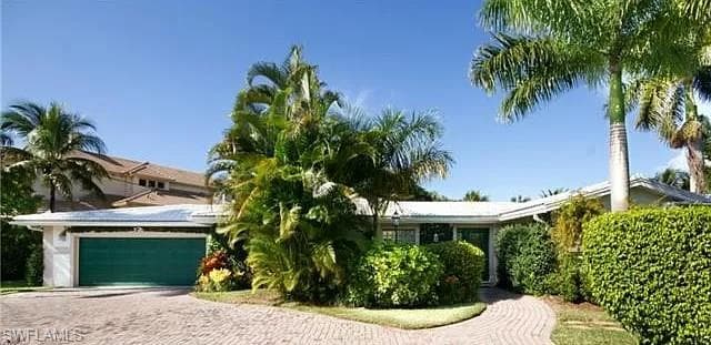 1890 Tarpon Rd, Naples, FL 34102-5