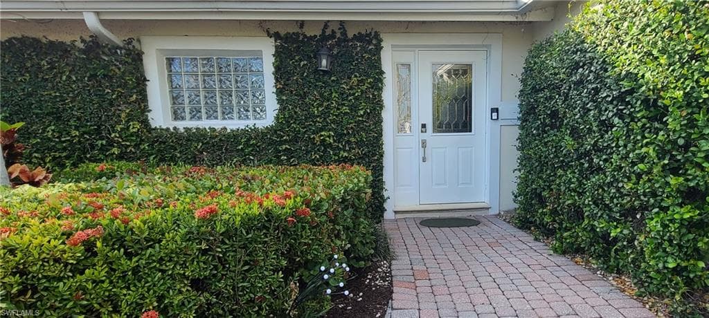 1890 Tarpon Rd, Naples, FL 34102-6