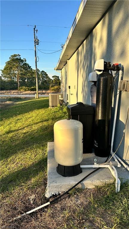 606 Ames St E, Lehigh Acres, FL 33974-3