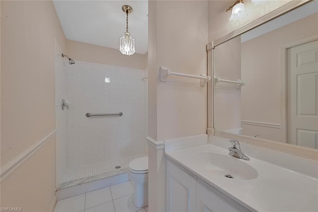 700 Saratoga Cir B101, Naples, FL 34104-14