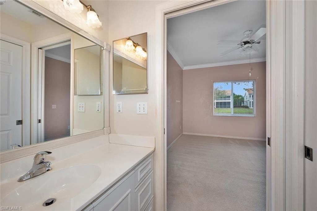 700 Saratoga Cir B101, Naples, FL 34104-15