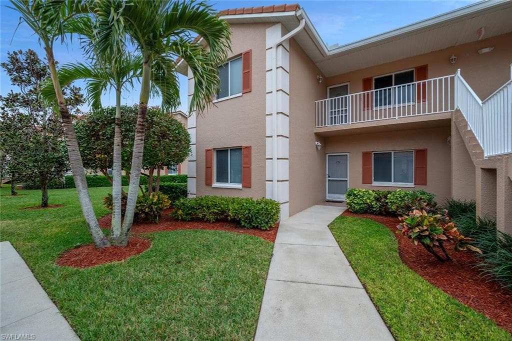 700 Saratoga Cir B101, Naples, FL 34104-2