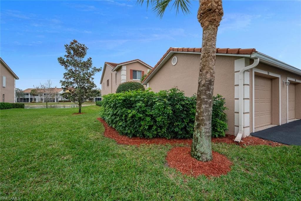 700 Saratoga Cir B101, Naples, FL 34104-3