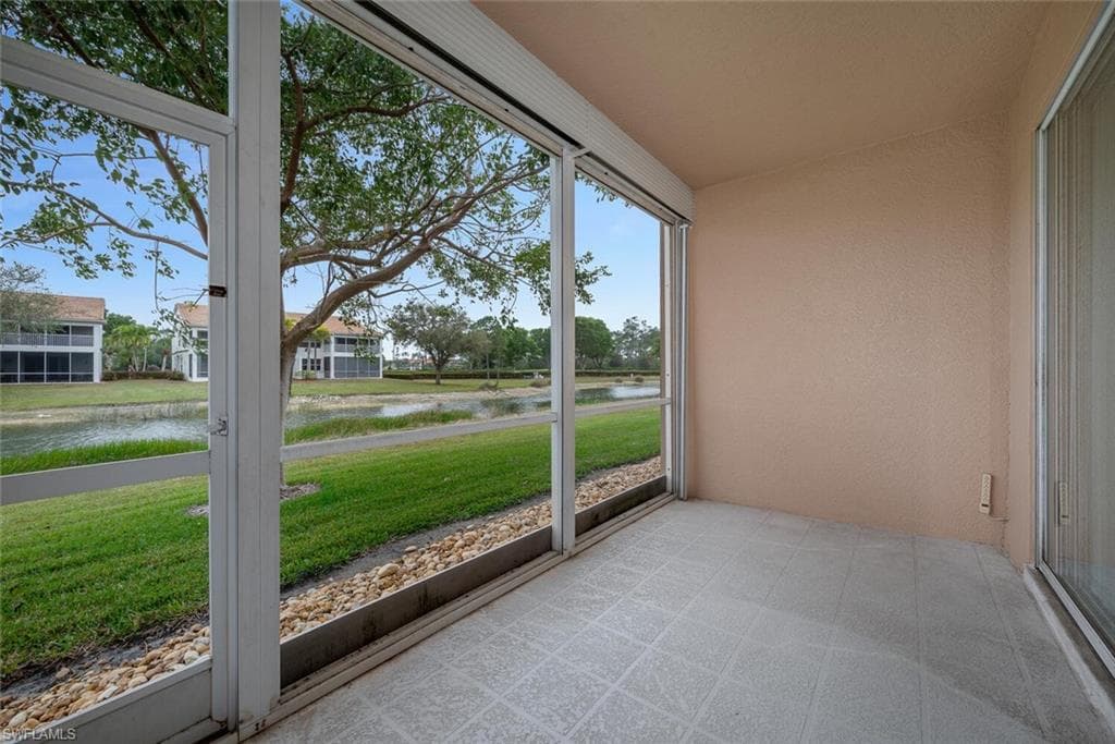 700 Saratoga Cir B101, Naples, FL 34104-6