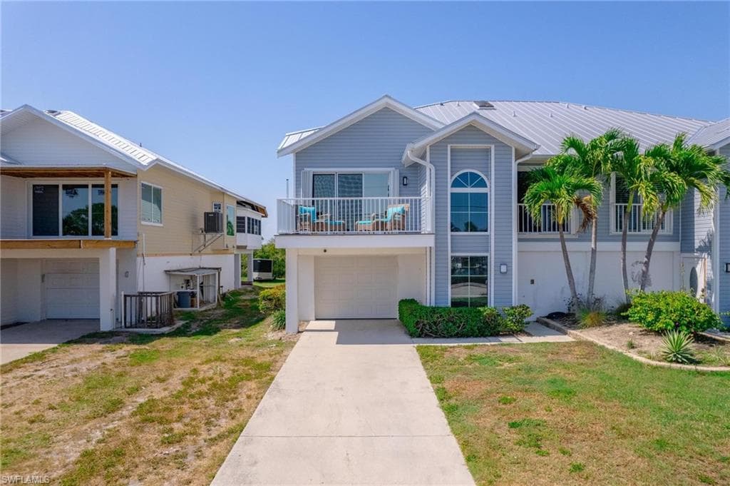 12142 Siesta Dr, Fort Myers Beach, FL 33931-32