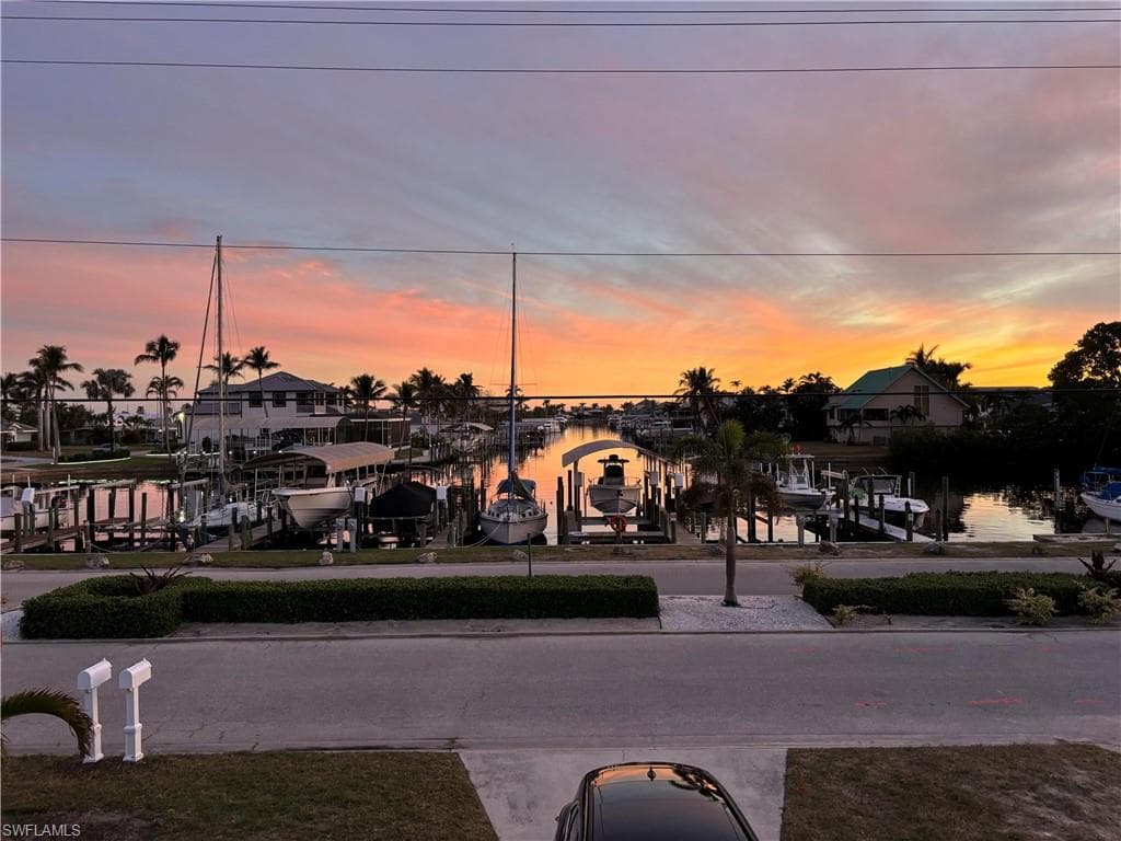 12142 Siesta Dr, Fort Myers Beach, FL 33931-7