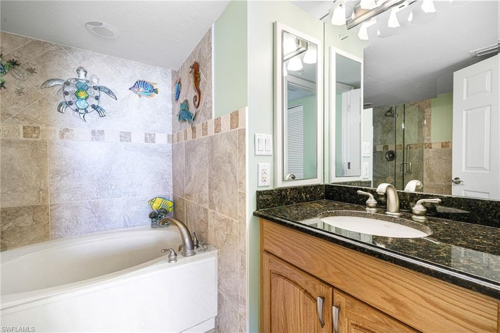 990 Cape Marco Dr 1003, Marco Island, FL 34145-23