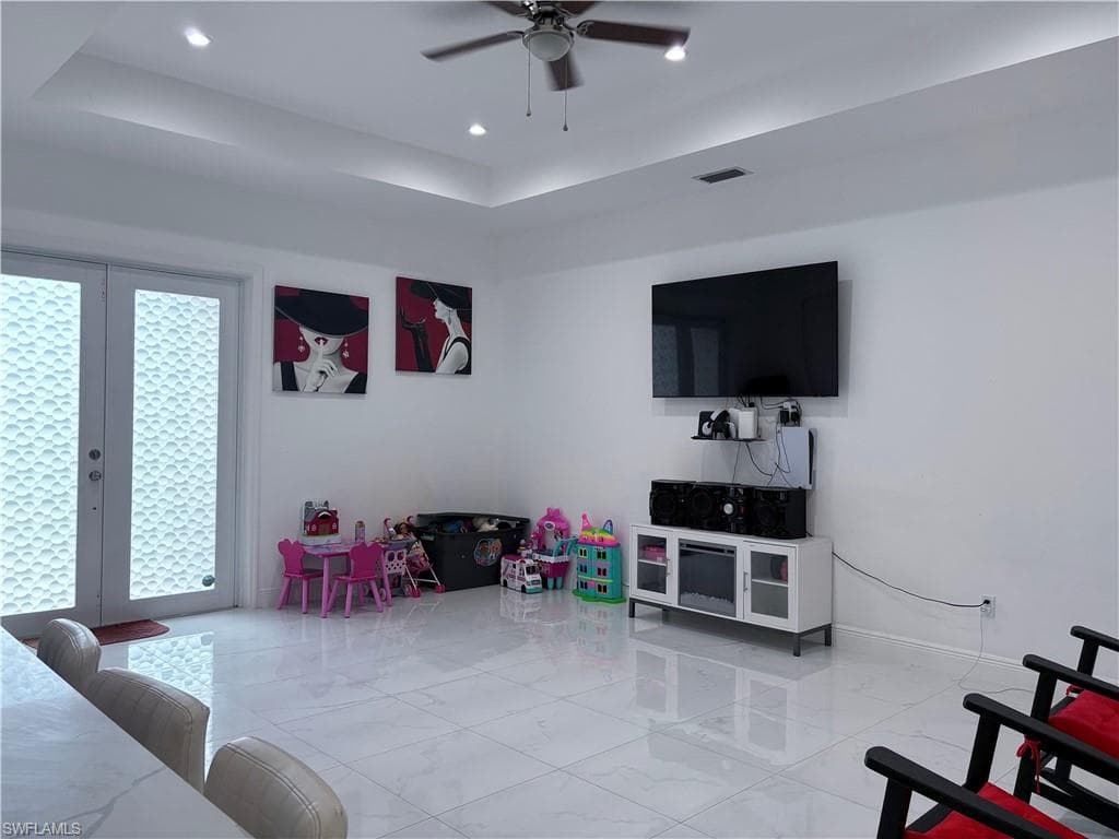 2530 22nd Ave NE, Naples, FL 34120-3