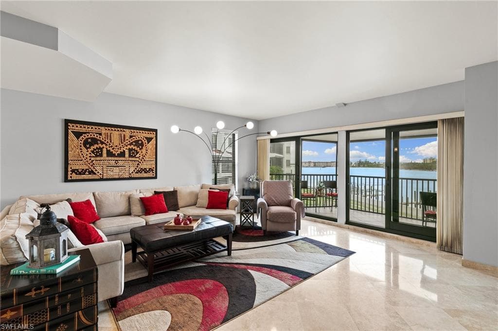 502 La Peninsula Blvd 502, Naples, FL 34113-9