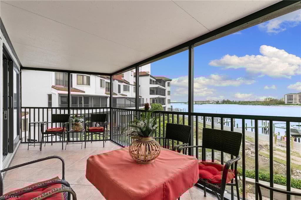 502 La Peninsula Blvd 502, Naples, FL 34113-36