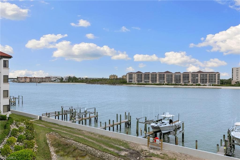 502 La Peninsula Blvd 502, Naples, FL 34113-37