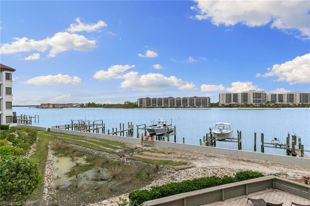 502 La Peninsula Blvd 502, Naples, FL 34113-39