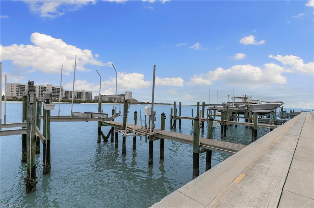 502 La Peninsula Blvd 502, Naples, FL 34113-41