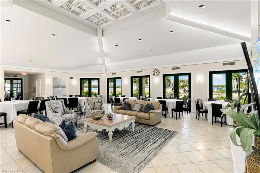 502 La Peninsula Blvd 502, Naples, FL 34113-46
