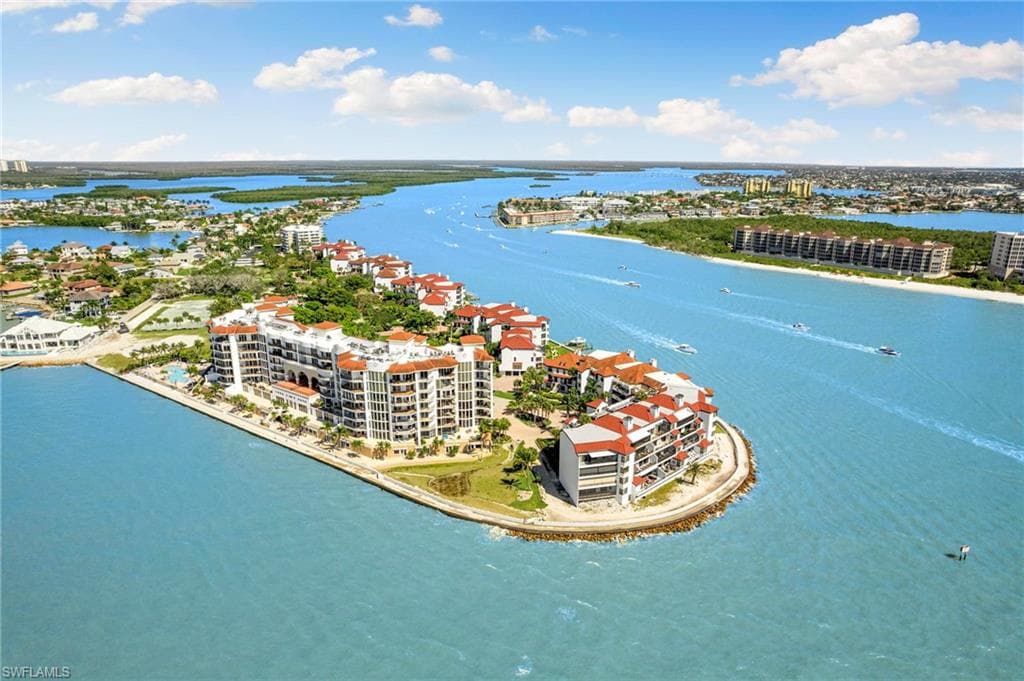 502 La Peninsula Blvd 502, Naples, FL 34113-49