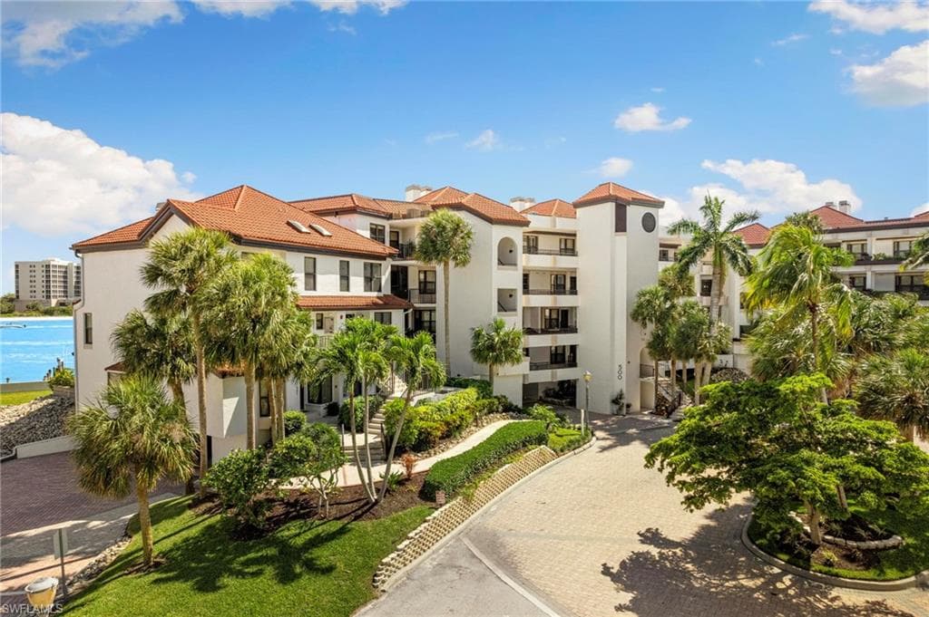 502 La Peninsula Blvd 502, Naples, FL 34113-5