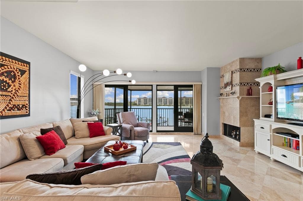 502 La Peninsula Blvd 502, Naples, FL 34113-7