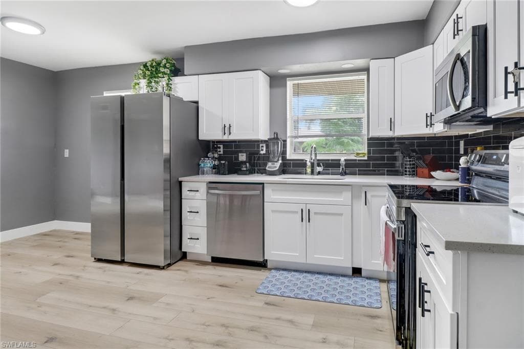 870 109th Ave N, Naples, FL 34108-12
