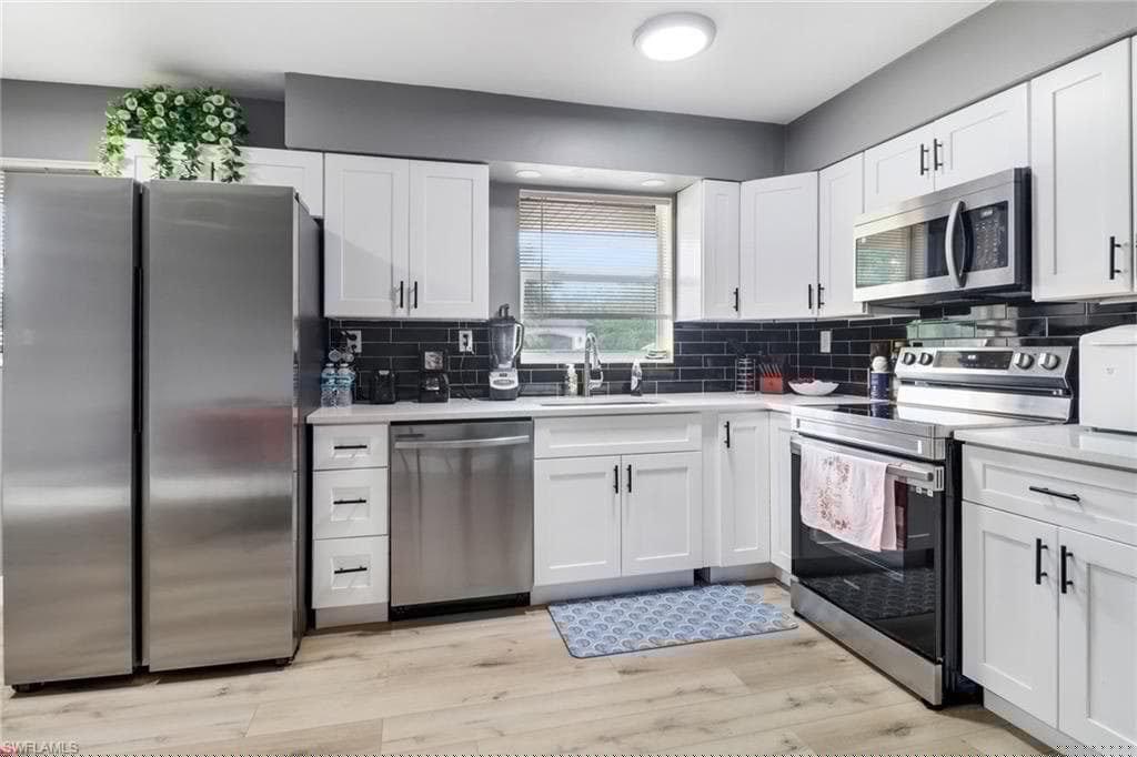 870 109th Ave N, Naples, FL 34108-13