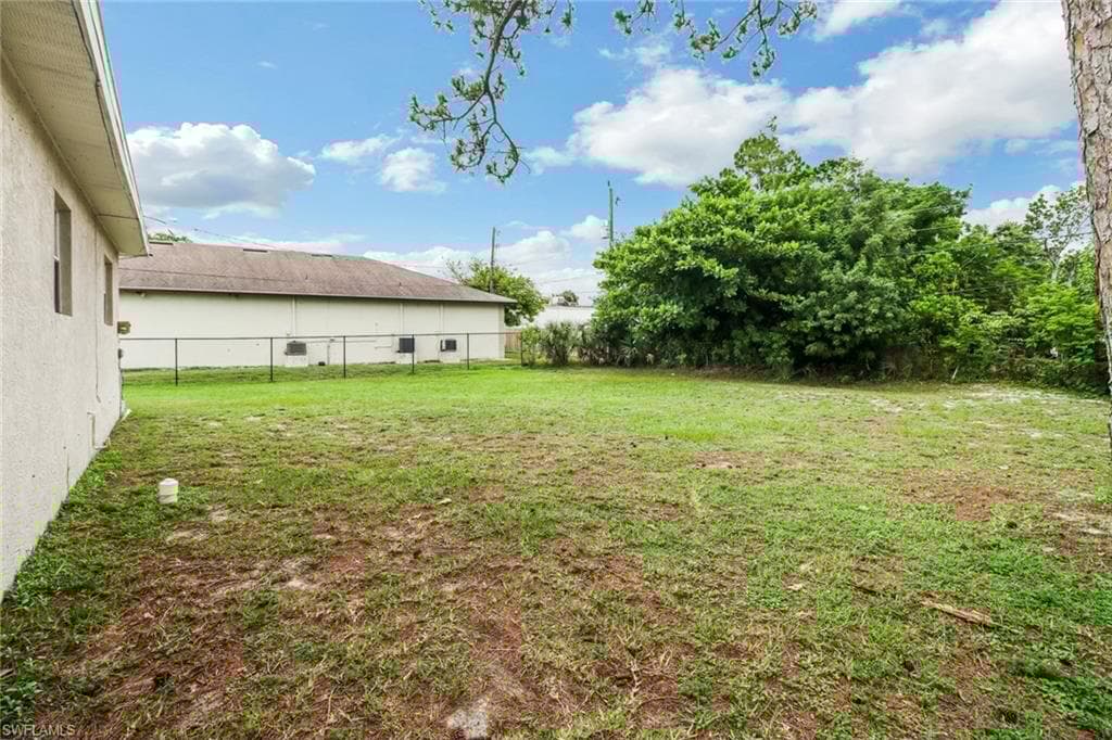 870 109th Ave N, Naples, FL 34108-21