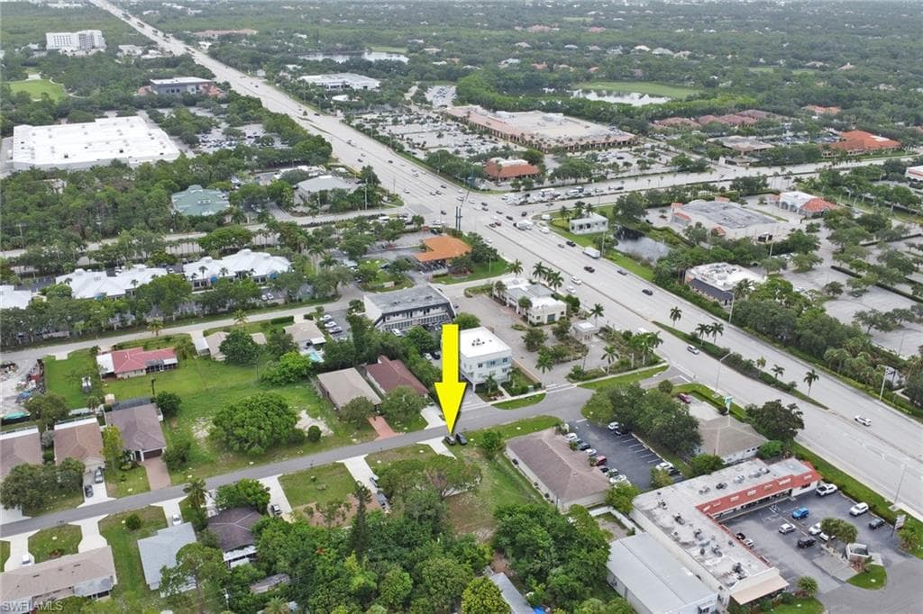 870 109th Ave N, Naples, FL 34108-3