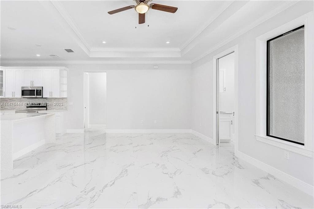 4091 56th Ave NE, Naples, FL 34120-18