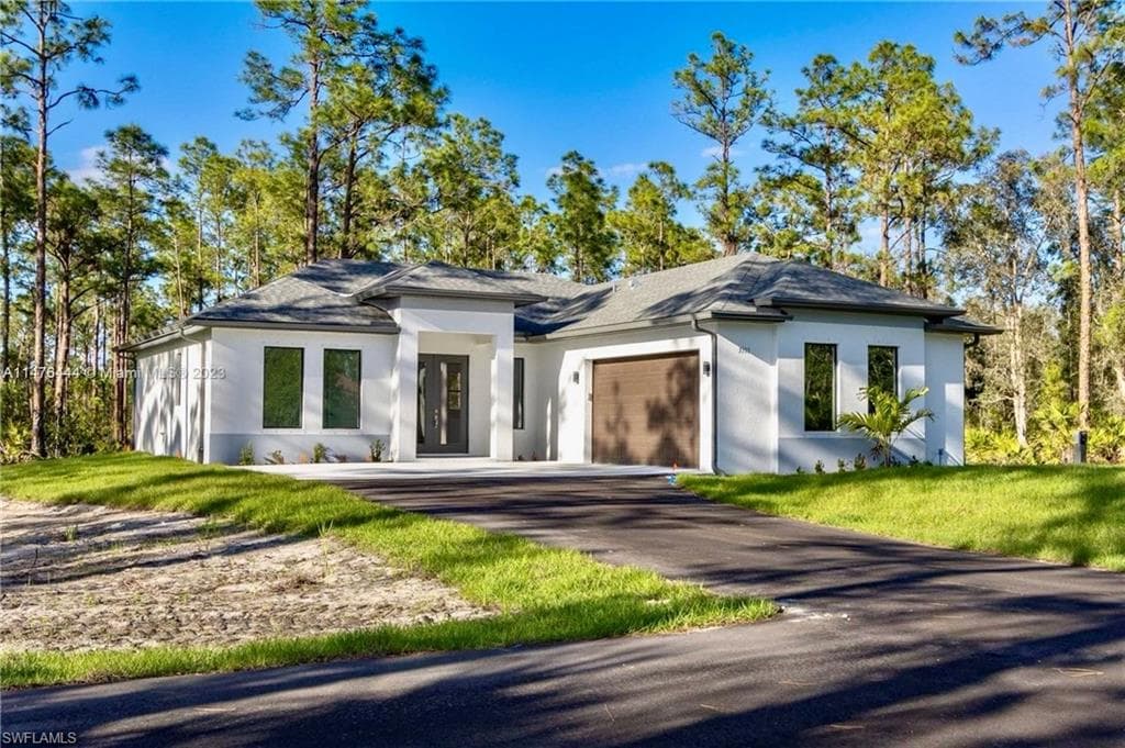 4091 56th Ave NE, Naples, FL 34120-2