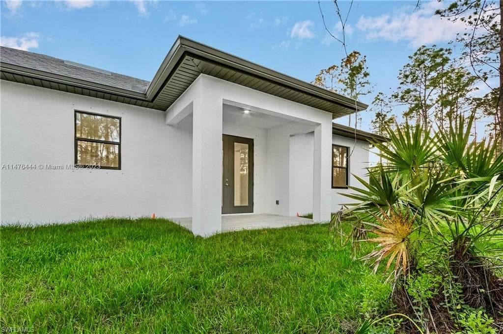 4091 56th Ave NE, Naples, FL 34120-4