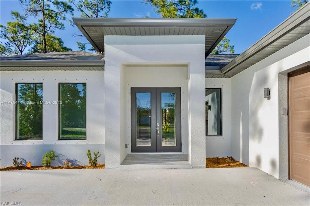 4091 56th Ave NE, Naples, FL 34120-5