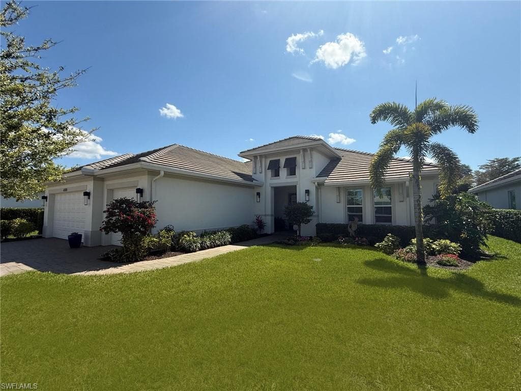 14308 Neptune Ave, Naples, FL 34114-1