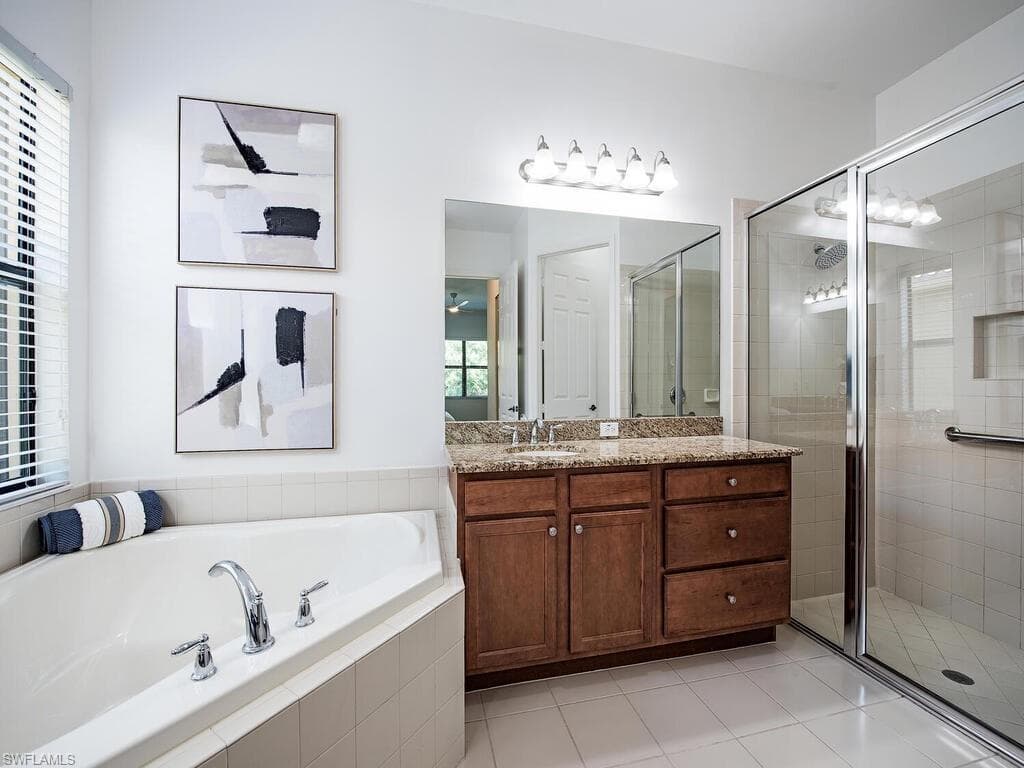 3487 Pacific Dr, Naples, FL 34119-9
