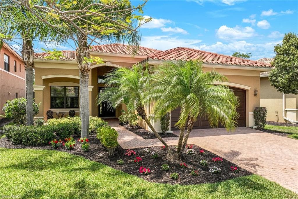 3487 Pacific Dr, Naples, FL 34119-19