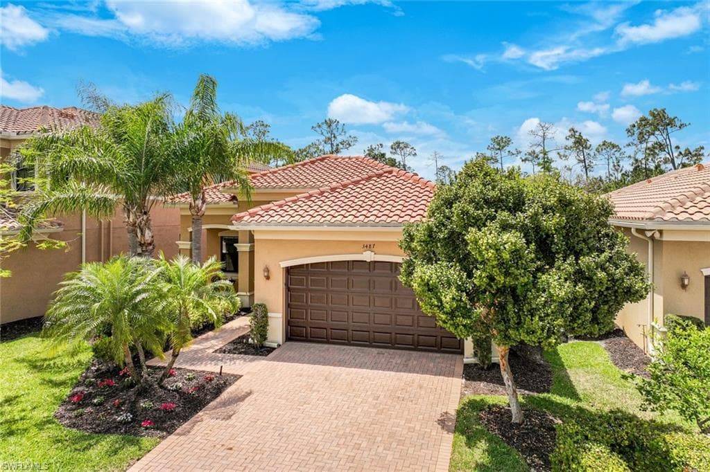 3487 Pacific Dr, Naples, FL 34119-21
