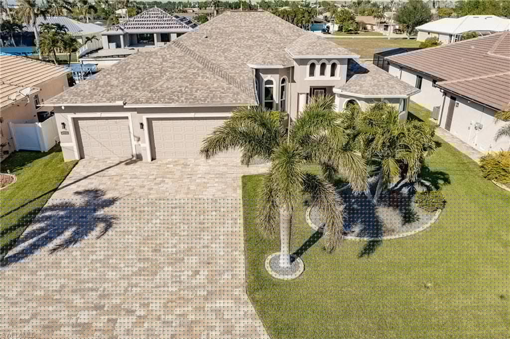 1813 21st Ter, Cape Coral, FL 33990-2