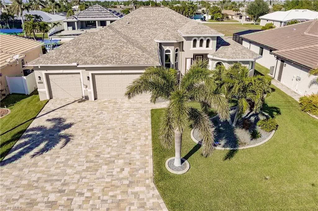 1813 21st Ter, Cape Coral, FL 33990-2