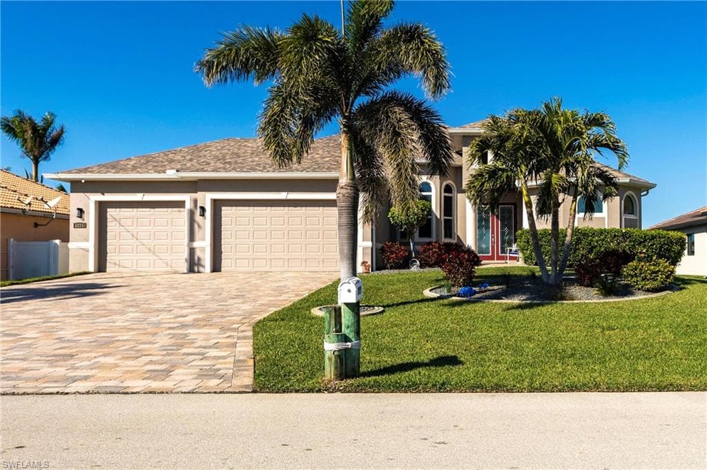 1813 21st Ter, Cape Coral, FL 33990-4