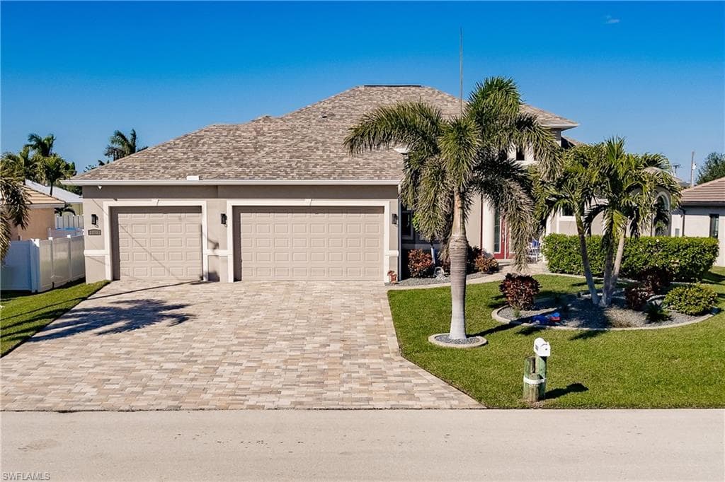1813 21st Ter, Cape Coral, FL 33990-5