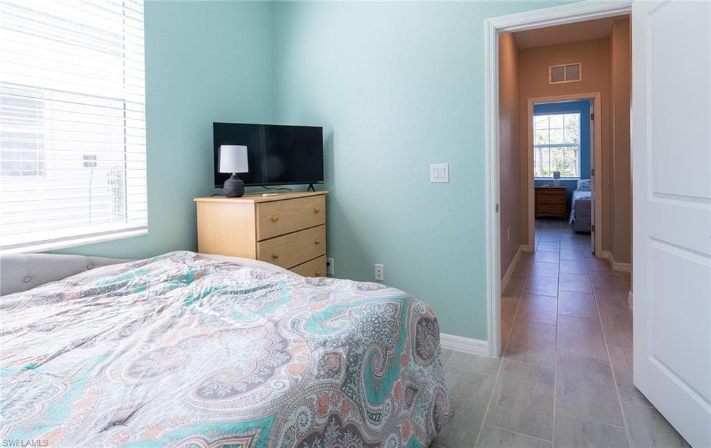 2110 Hamlin St, Naples, FL 34120-13
