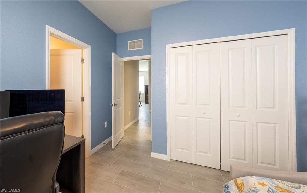 2110 Hamlin St, Naples, FL 34120-15
