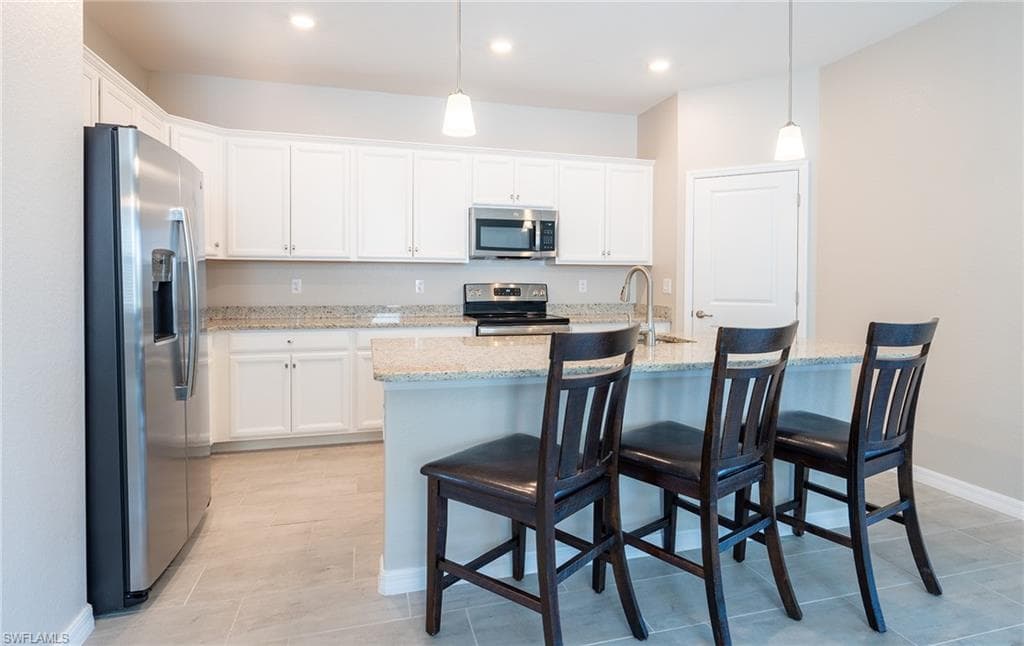 2110 Hamlin St, Naples, FL 34120-4