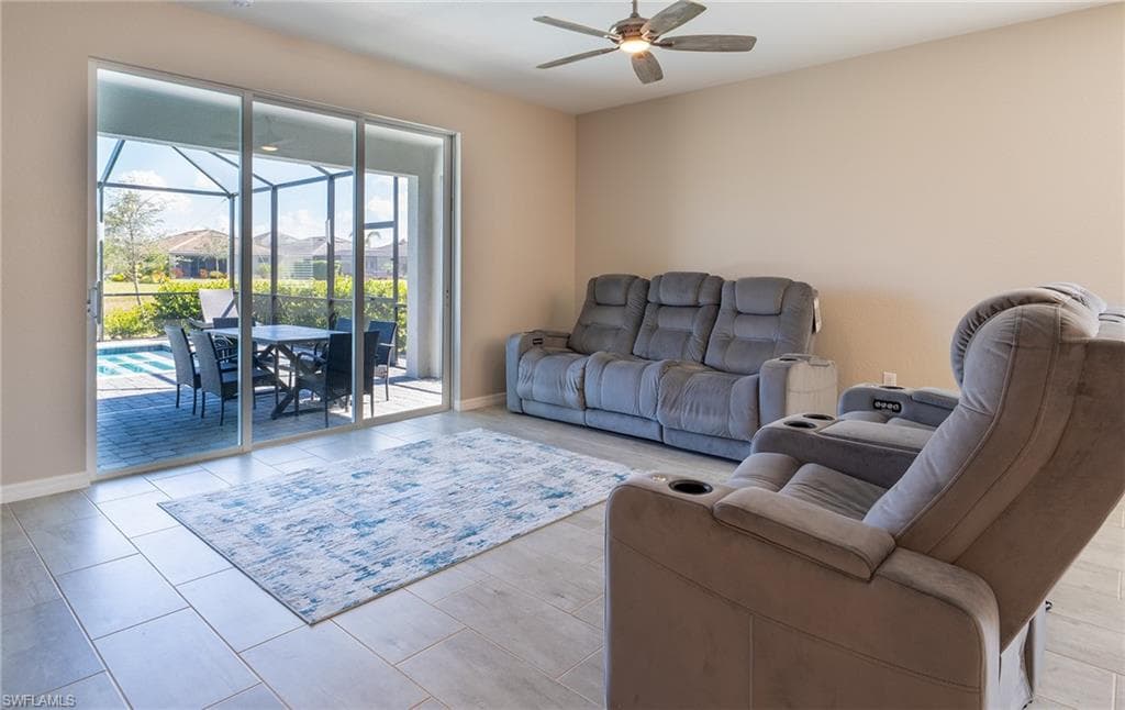 2110 Hamlin St, Naples, FL 34120-7