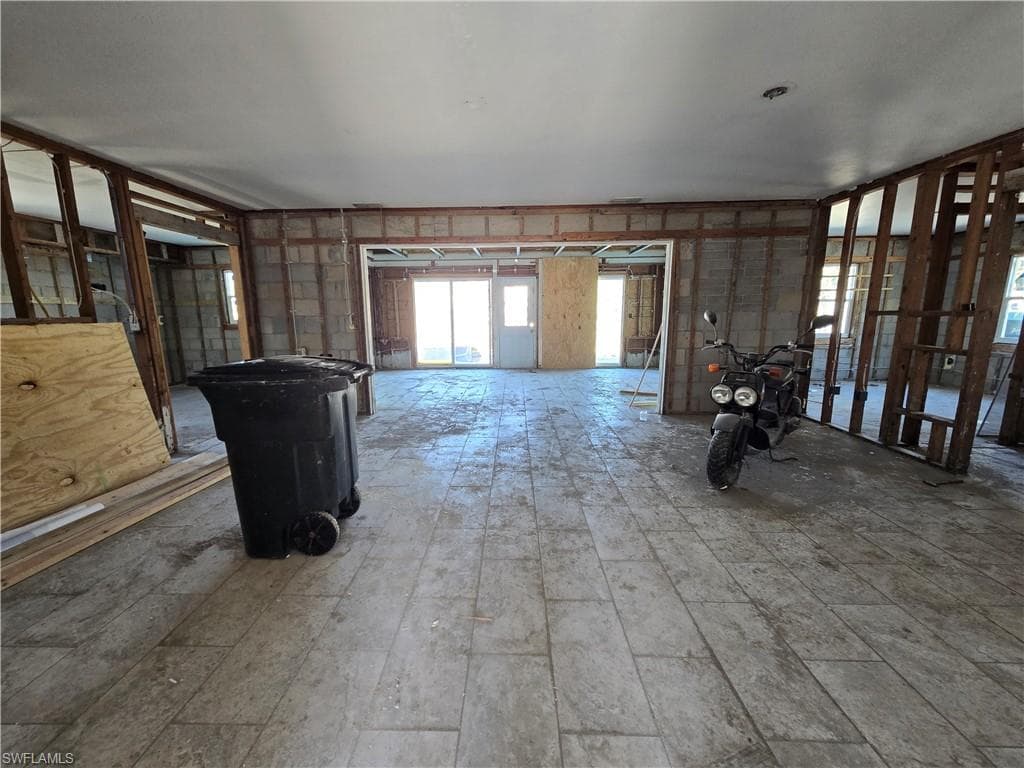 405 Washington Ct, Fort Myers Beach, FL 33931-12